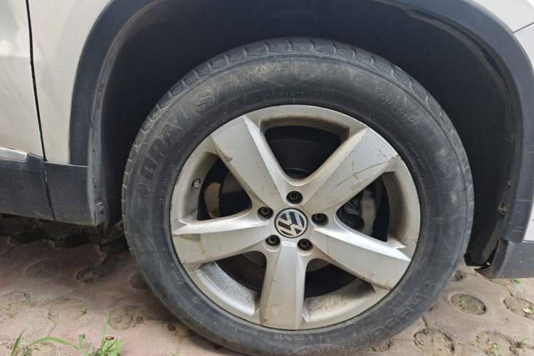 Used Volkswagen Tiguan 2012 1.8TSI Automatic All-Wheel Drive Elite Edition Right Front Wheel Hub