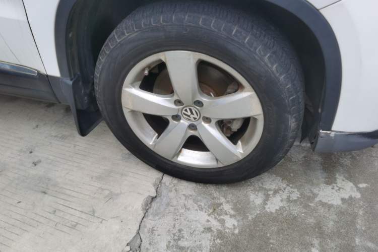 Used Volkswagen Tiguan 2012 1.8TSI Automatic All-Wheel Drive Elite Edition Right Front Wheel Hub