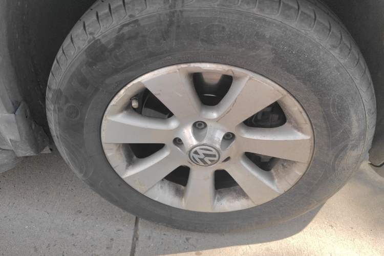 Used Volkswagen Tiguan 2012 1.8TSI Automatic Two-Wheel Drive Trend Edition Right Front Wheel Hub