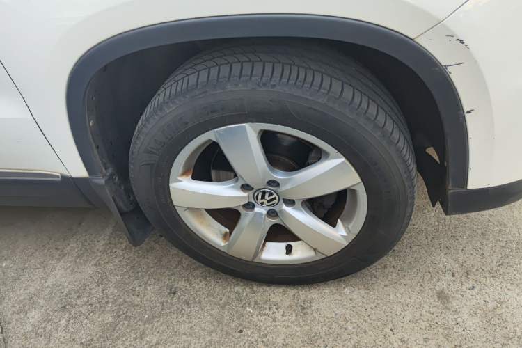Used Volkswagen Tiguan 2012 1.8TSI Automatic Two-Wheel Drive Elite Edition Right Front Wheel Hub