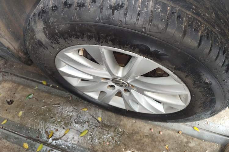 Used Volkswagen Tiguan 2012 2.0 TSI Automatic All-Wheel Drive Flagship Edition Right Front Wheel Hub