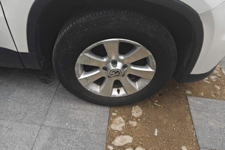 Used Volkswagen Tiguan 2012 1.8TSI Automatic Two-Wheel Drive Urban Edition Right Front Wheel Hub