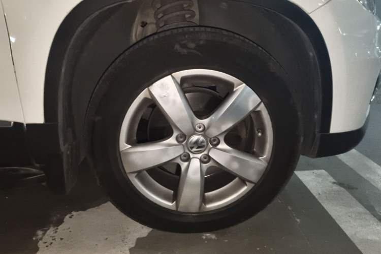 Used Volkswagen Tiguan 2012 1.8TSI Automatic All-Wheel Drive Elite Edition Right Front Wheel Hub