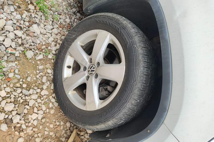 Used Volkswagen Tiguan 2012 1.8TSI Automatic Two-Wheel Drive Elite Edition Right Front Wheel Hub