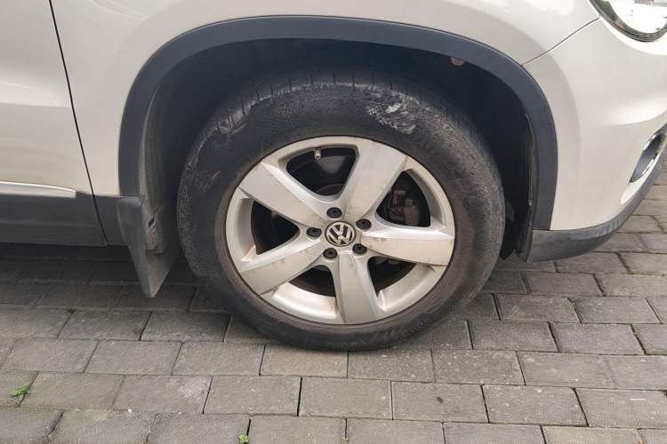 Used Volkswagen Tiguan 2012 1.8TSI Automatic All-Wheel Drive Elite Edition Right Front Wheel Hub
