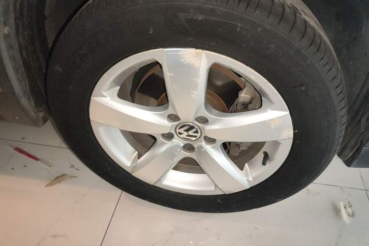 Used Volkswagen Tiguan 2012 1.8TSI Automatic All-Wheel Drive Fashion Edition Right Front Wheel Hub