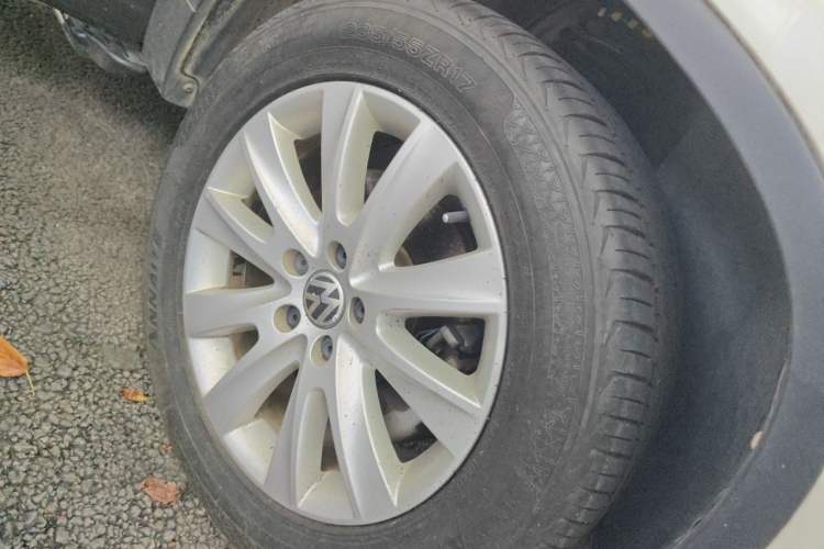Used Volkswagen Tiguan 2012 2.0 TSI Automatic All-Wheel Drive Flagship Edition Right Front Wheel Hub
