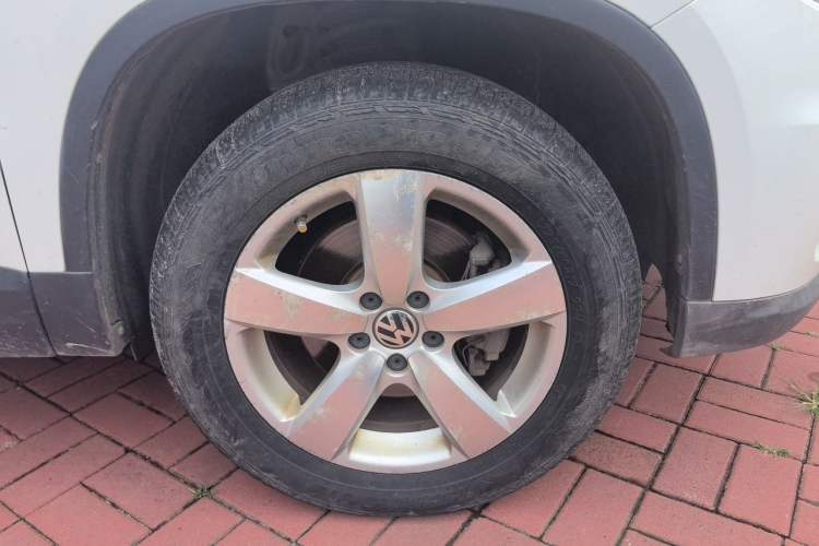 Used Volkswagen Tiguan 2012 1.8TSI Manual Two-Wheel Drive Enjoyment Edition Right Front Wheel Hub