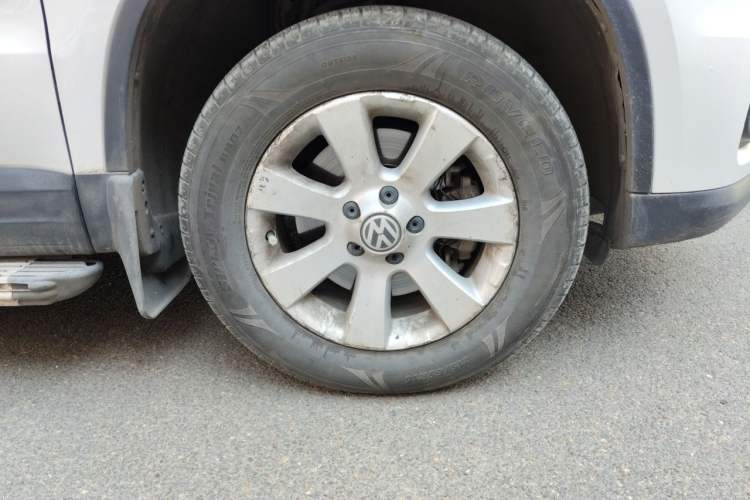 Used Volkswagen Tiguan 2012 1.8TSI Automatic Two-Wheel Drive Trend Edition Right Front Wheel Hub