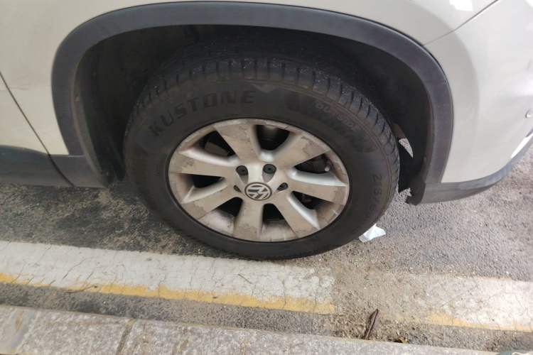 Used Volkswagen Tiguan 2012 1.8TSI Automatic Two-Wheel Drive Trend Edition Right Front Wheel Hub