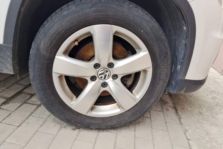 Used Volkswagen Tiguan 2012 1.8TSI Automatic All-Wheel Drive Elite Edition Right Front Wheel Hub