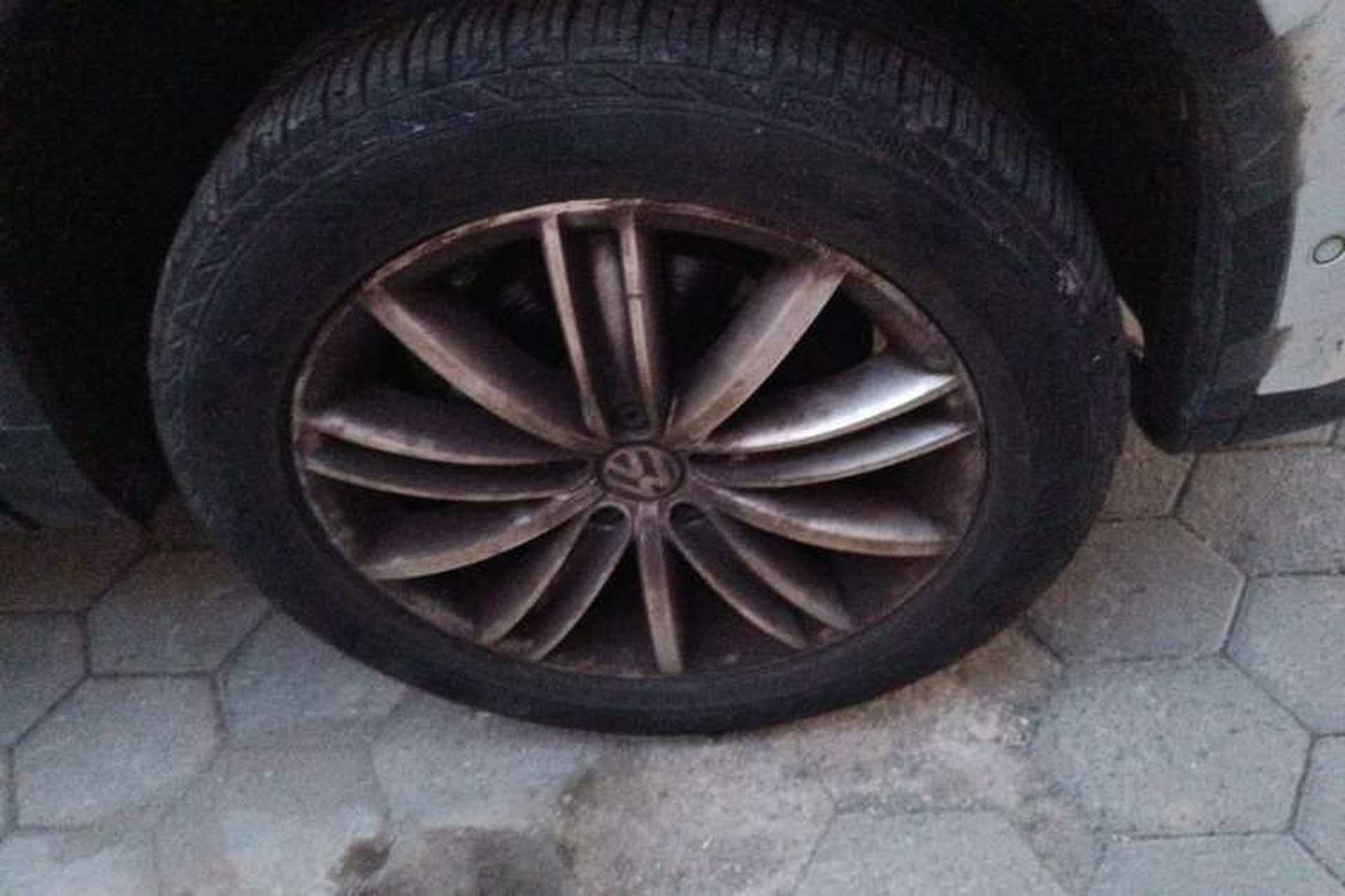 Used Volkswagen Tiguan 2012 2.0 TSI Luxury Edition Right Front Wheel Hub