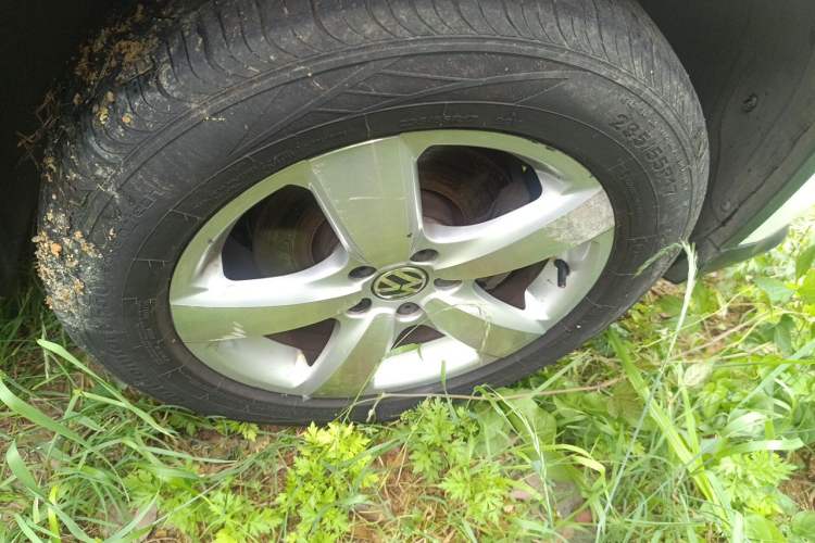Used Volkswagen Tiguan 2012 1.8TSI Automatic Two-Wheel Drive Elite Edition Right Front Wheel Hub