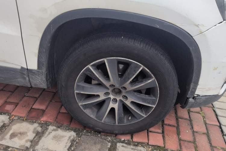 Used Volkswagen Tiguan 2012 1.8TSI Automatic Two-Wheel Drive Elite Edition Right Front Wheel Hub