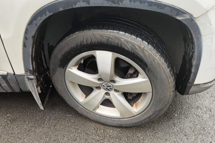 Used Volkswagen Tiguan 2012 1.8TSI Automatic All-Wheel Drive Elite Edition Right Front Wheel Hub