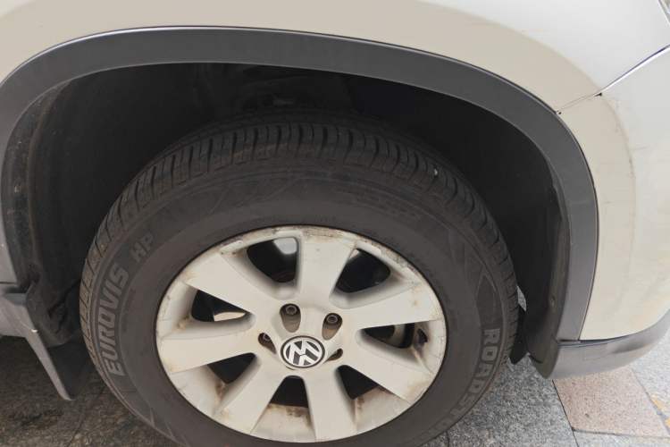 Used Volkswagen Tiguan 2012 1.8TSI Automatic Two-Wheel Drive Trend Edition Right Front Wheel Hub