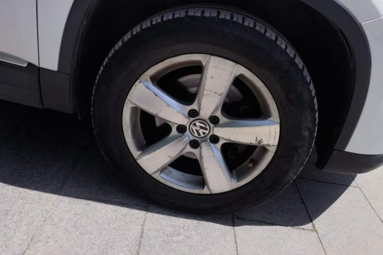 Used Volkswagen Tiguan 2012 1.8TSI Automatic Two-Wheel Drive Elite Edition Right Front Wheel Hub