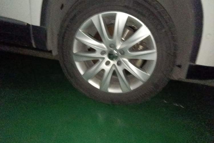 Used Volkswagen Tiguan 2012 2.0 TSI Automatic All-Wheel Drive Flagship Edition Right Front Wheel Hub