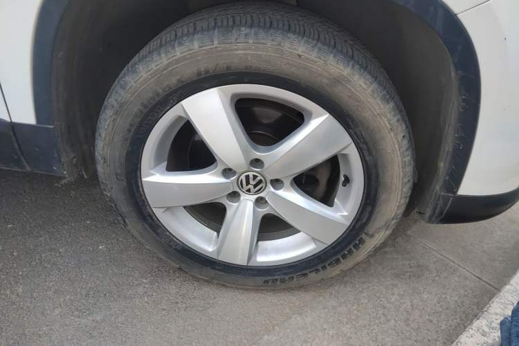 Used Volkswagen Tiguan 2012 1.8TSI Automatic Two-Wheel Drive Elite Edition Right Front Wheel Hub