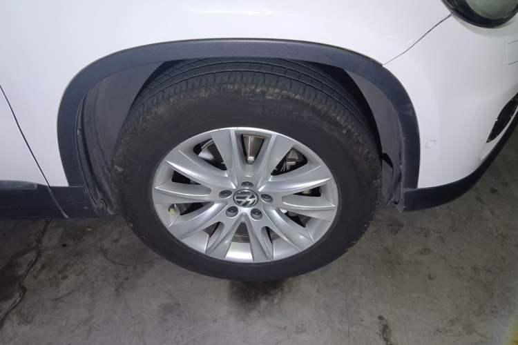 Used Volkswagen Tiguan 2012 2.0 TSI Automatic All-Wheel Drive Flagship Edition Right Front Wheel Hub