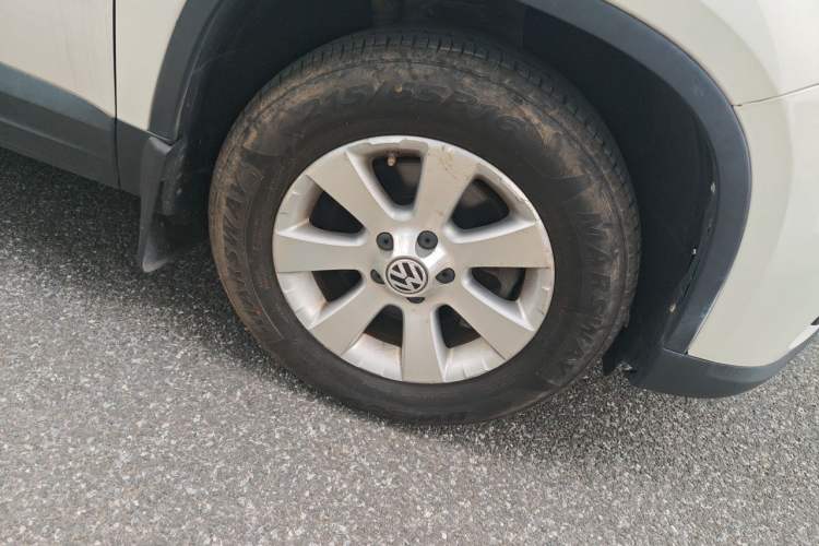 Used Volkswagen Tiguan 2012 1.8TSI Manual Two-Wheel Drive Urban Edition Right Front Wheel Hub