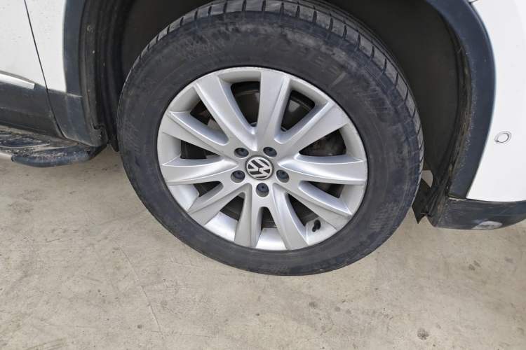 Used Volkswagen Tiguan 2012 2.0 TSI Automatic All-Wheel Drive Flagship Edition Right Front Wheel Hub