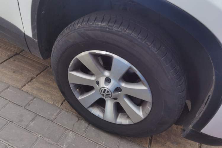 Used Volkswagen Tiguan 2012 1.8TSI Automatic Two-Wheel Drive Trend Edition Right Front Wheel Hub