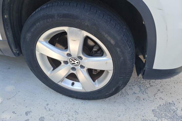 Used Volkswagen Tiguan 2012 1.8TSI Automatic Two-Wheel Drive Elite Edition Right Front Wheel Hub