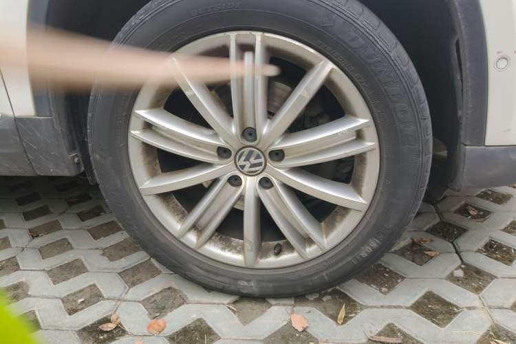 Used Volkswagen Tiguan 2012 2.0 TSI Automatic All-Wheel Drive Flagship Edition Right Front Wheel Hub