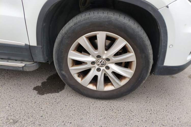 Used Volkswagen Tiguan 2012 2.0 TSI Automatic All-Wheel Drive Flagship Edition Right Front Wheel Hub