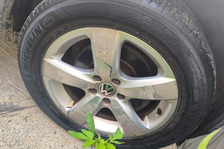Used Volkswagen Tiguan 2012 1.8TSI Automatic Two-Wheel Drive Elite Edition Right Front Wheel Hub