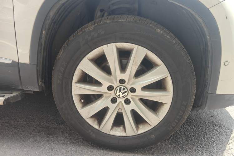 Used Volkswagen Tiguan 2012 2.0 TSI Automatic All-Wheel Drive Flagship Edition Right Front Wheel Hub