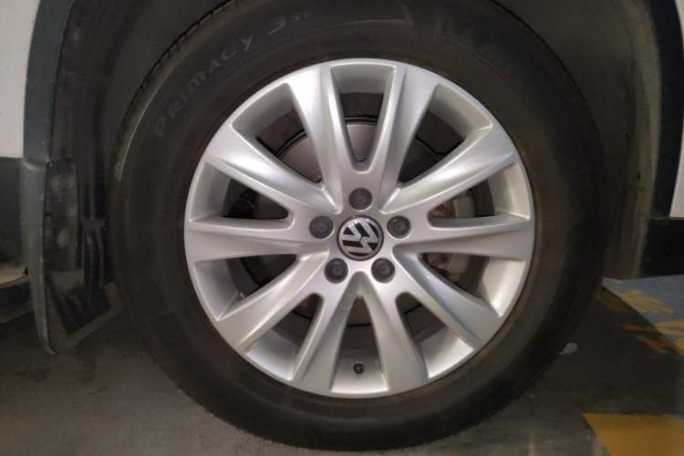 Used Volkswagen Tiguan 2012 2.0 TSI Automatic All-Wheel Drive Flagship Edition Right Front Wheel Hub