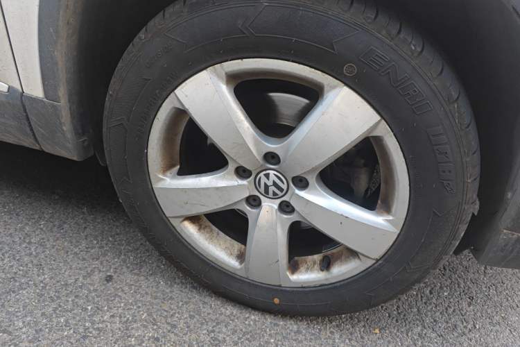 Used Volkswagen Tiguan 2012 1.8TSI Automatic All-Wheel Drive Elite Edition Right Front Wheel Hub