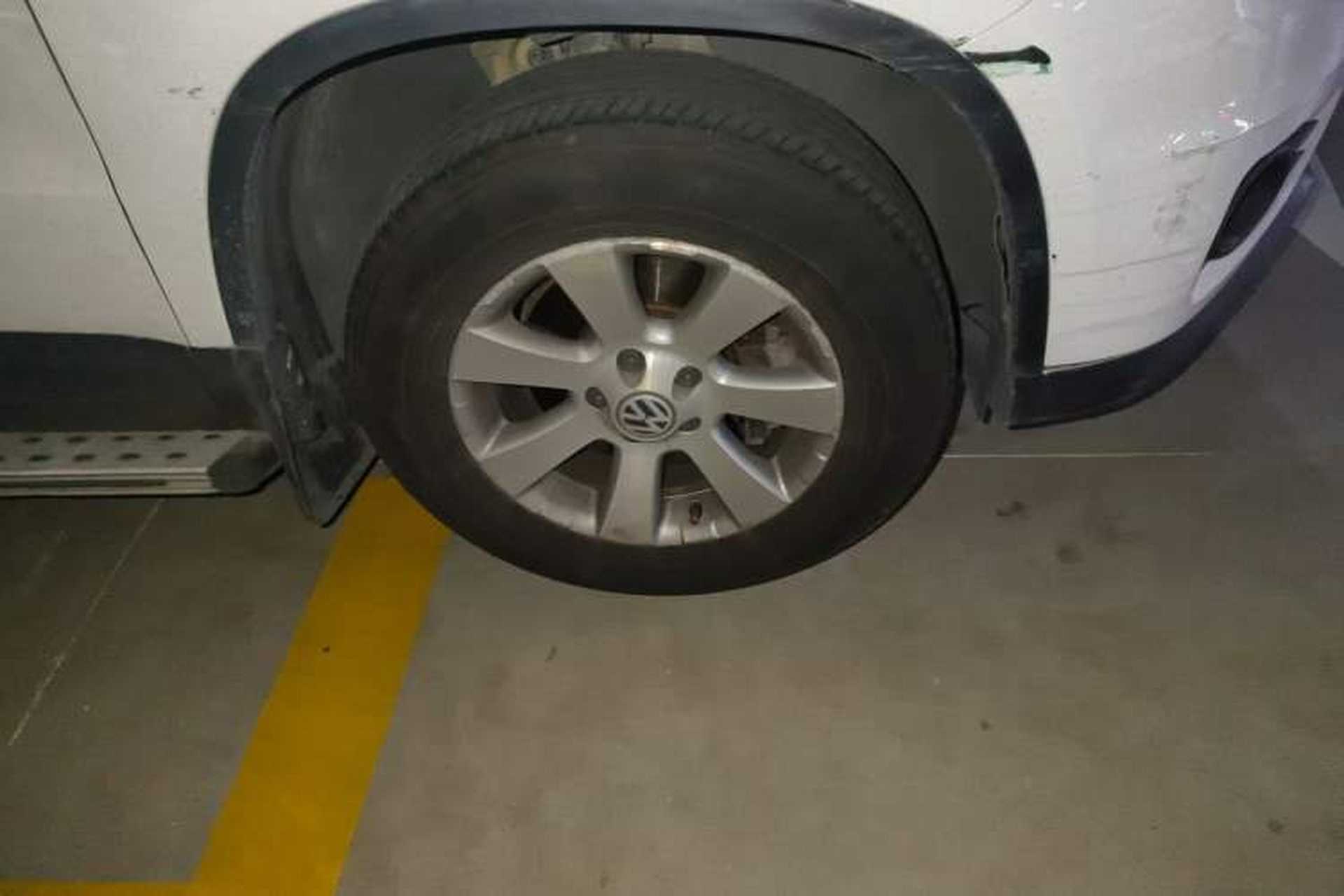Used Volkswagen Tiguan 2012 1.8TSI Automatic Two-Wheel Drive Trend Edition Right Front Wheel Hub