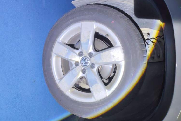 Used Volkswagen Tiguan 2012 1.8TSI Automatic All-Wheel Drive Elite Edition Right Front Wheel Hub