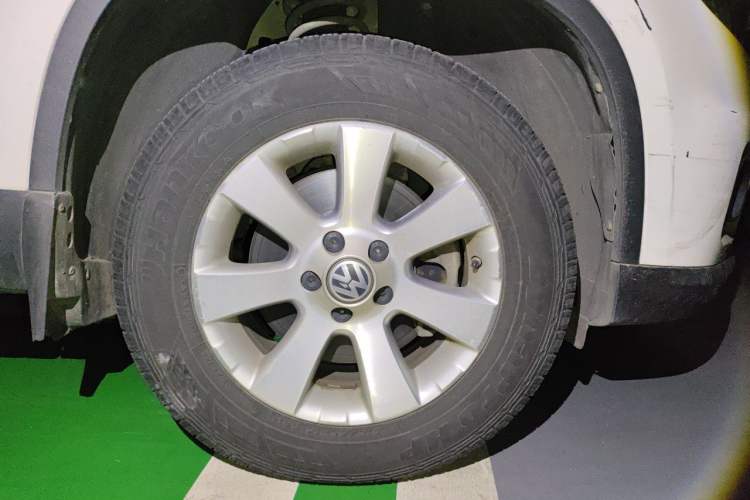 Used Volkswagen Tiguan 2012 1.8TSI Automatic Two-Wheel Drive Urban Edition Right Front Wheel Hub