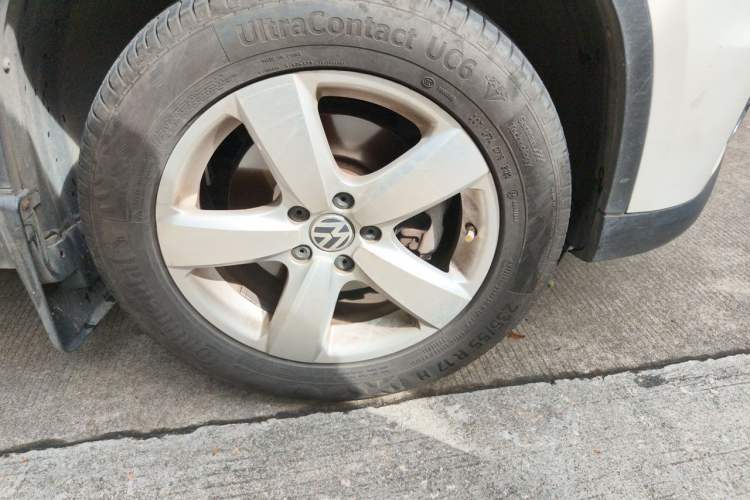 Used Volkswagen Tiguan 2012 1.8TSI Automatic Two-Wheel Drive Elite Edition Right Front Wheel Hub