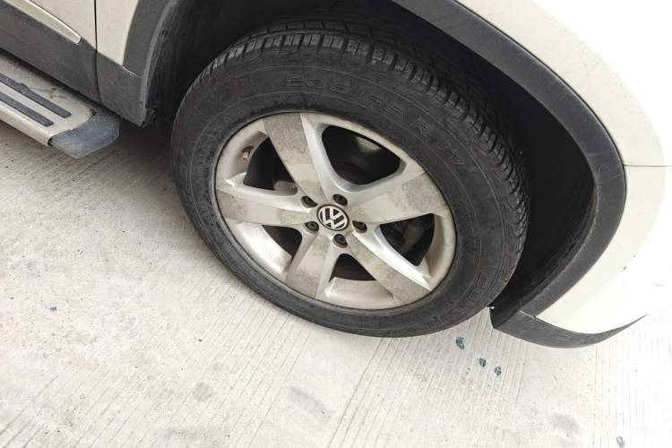 Used Volkswagen Tiguan 2012 1.8TSI Automatic Two-Wheel Drive Elite Edition Right Front Wheel Hub