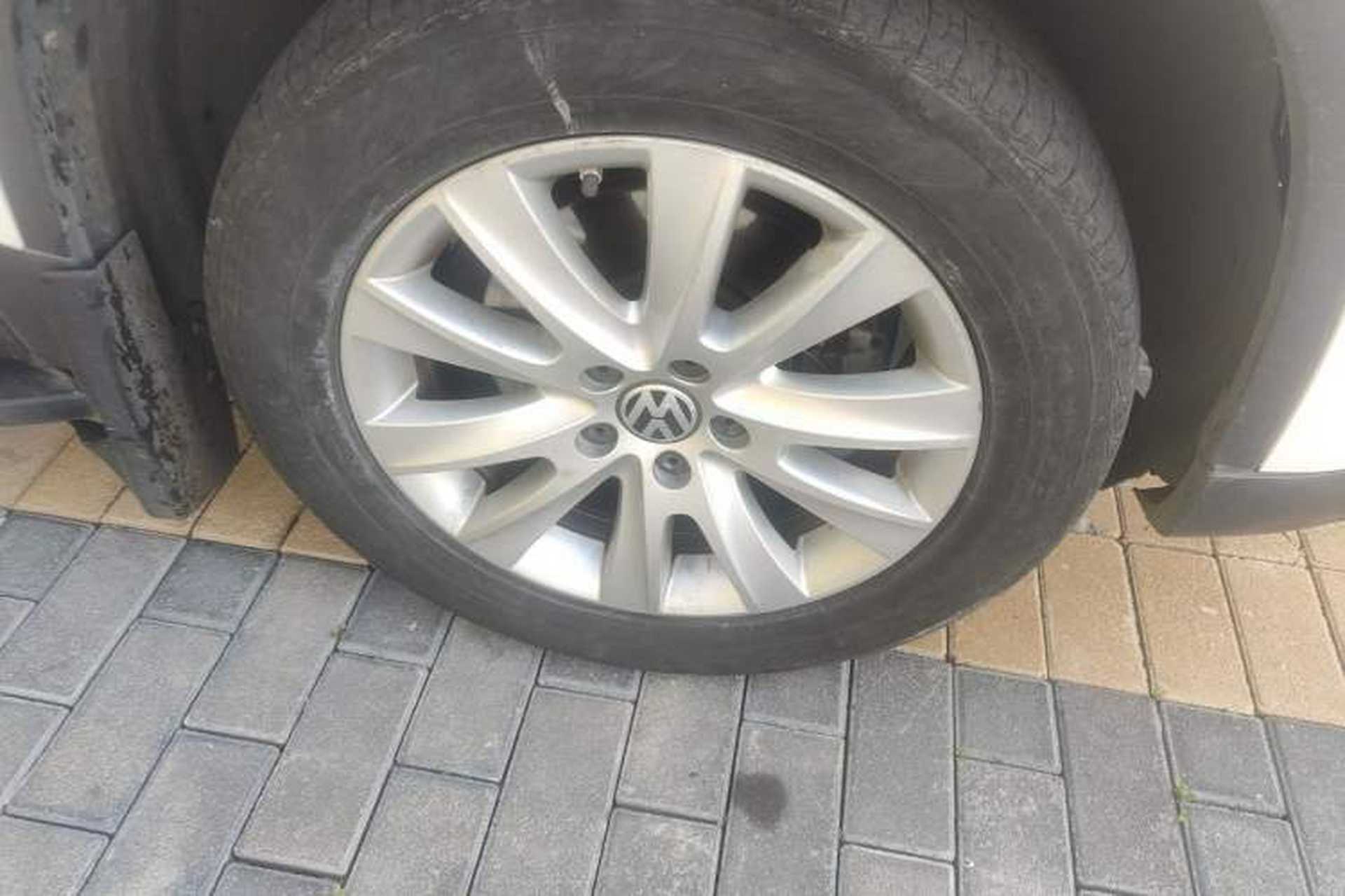 Used Volkswagen Tiguan 2012 2.0 TSI Automatic All-Wheel Drive Flagship Edition Right Front Wheel Hub