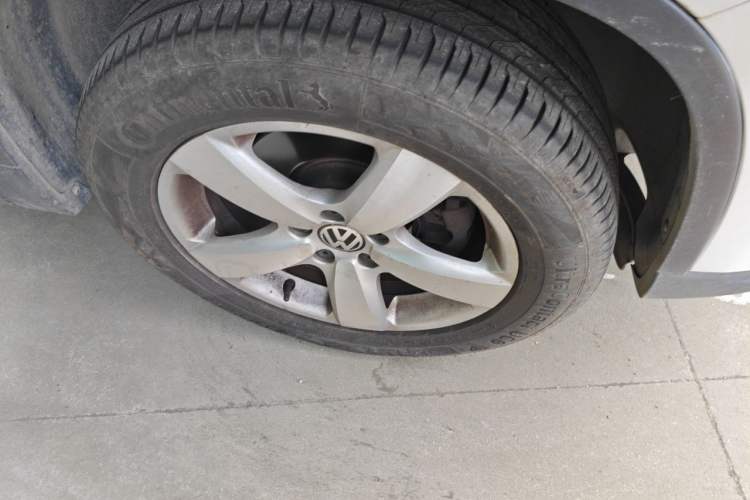Used Volkswagen Tiguan 2012 1.8TSI Automatic Two-Wheel Drive Elite Edition Right Front Wheel Hub