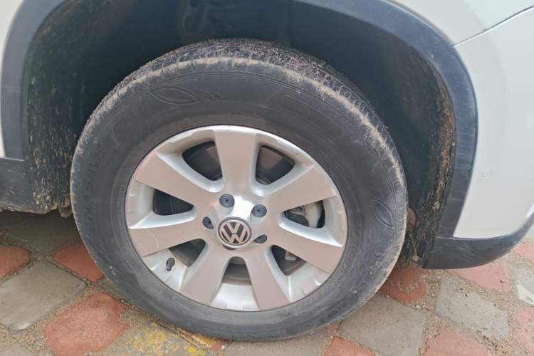 Used Volkswagen Tiguan 2012 1.8TSI Automatic Two-Wheel Drive Trend Edition Right Front Wheel Hub