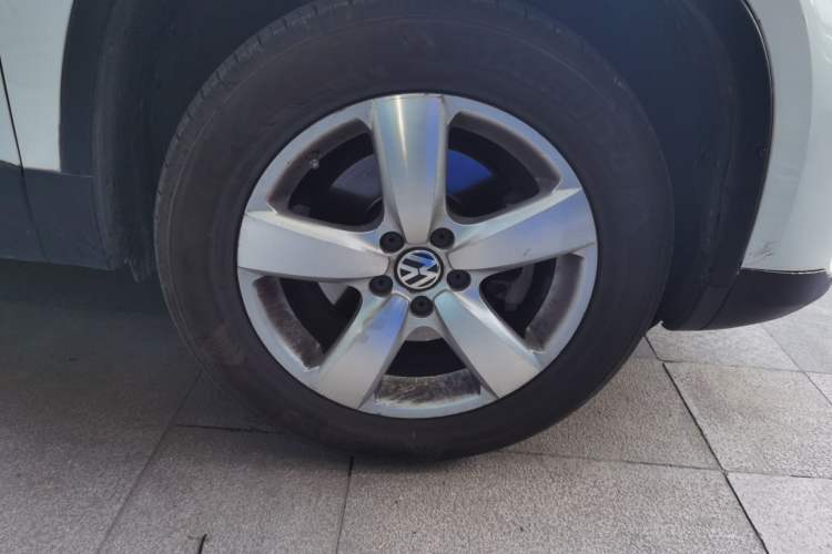 Used Volkswagen Tiguan 2012 1.8TSI Automatic Two-Wheel Drive Elite Edition Right Front Wheel Hub