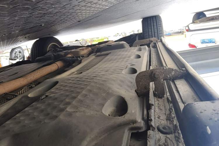 Used Volkswagen Tiguan 2012 2.0 TSI Comfort Edition Right Side Sill