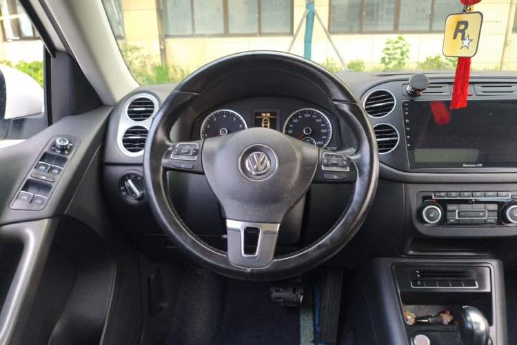 Used Volkswagen Tiguan 2012 2.0 TSI Automatic All-Wheel Drive Elite Edition Steering Wheel