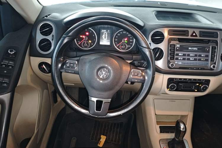 Used Volkswagen Tiguan 2012 1.8TSI Automatic All-Wheel Drive Elite Edition Steering Wheel