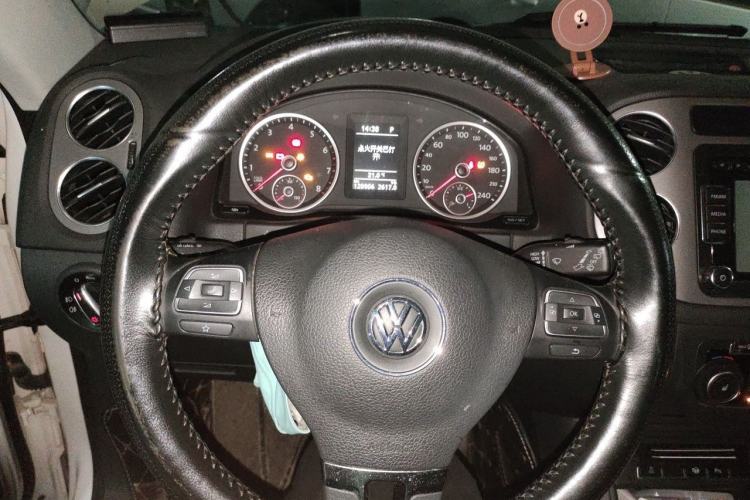 Used Volkswagen Tiguan 2012 2.0 TSI Automatic All-Wheel Drive Flagship Edition Steering Wheel