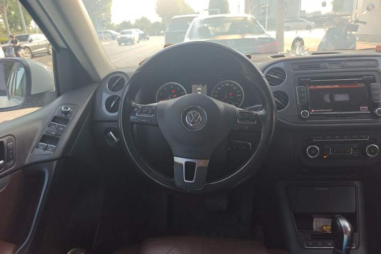 Used Volkswagen Tiguan 2012 2.0 TSI Comfort Edition Steering Wheel