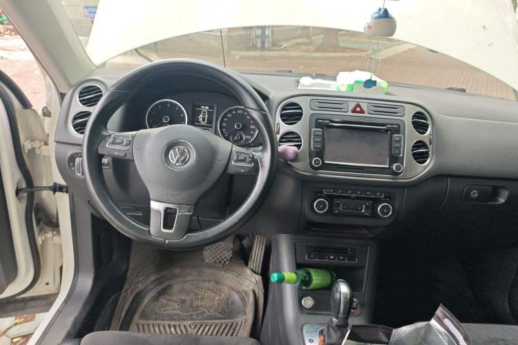 Used Volkswagen Tiguan 2012 2.0 TSI Automatic All-Wheel Drive Flagship Edition Steering Wheel