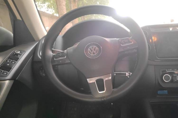 Used Volkswagen Tiguan 2012 1.8TSI Automatic Two-Wheel Drive Trend Edition Steering Wheel
